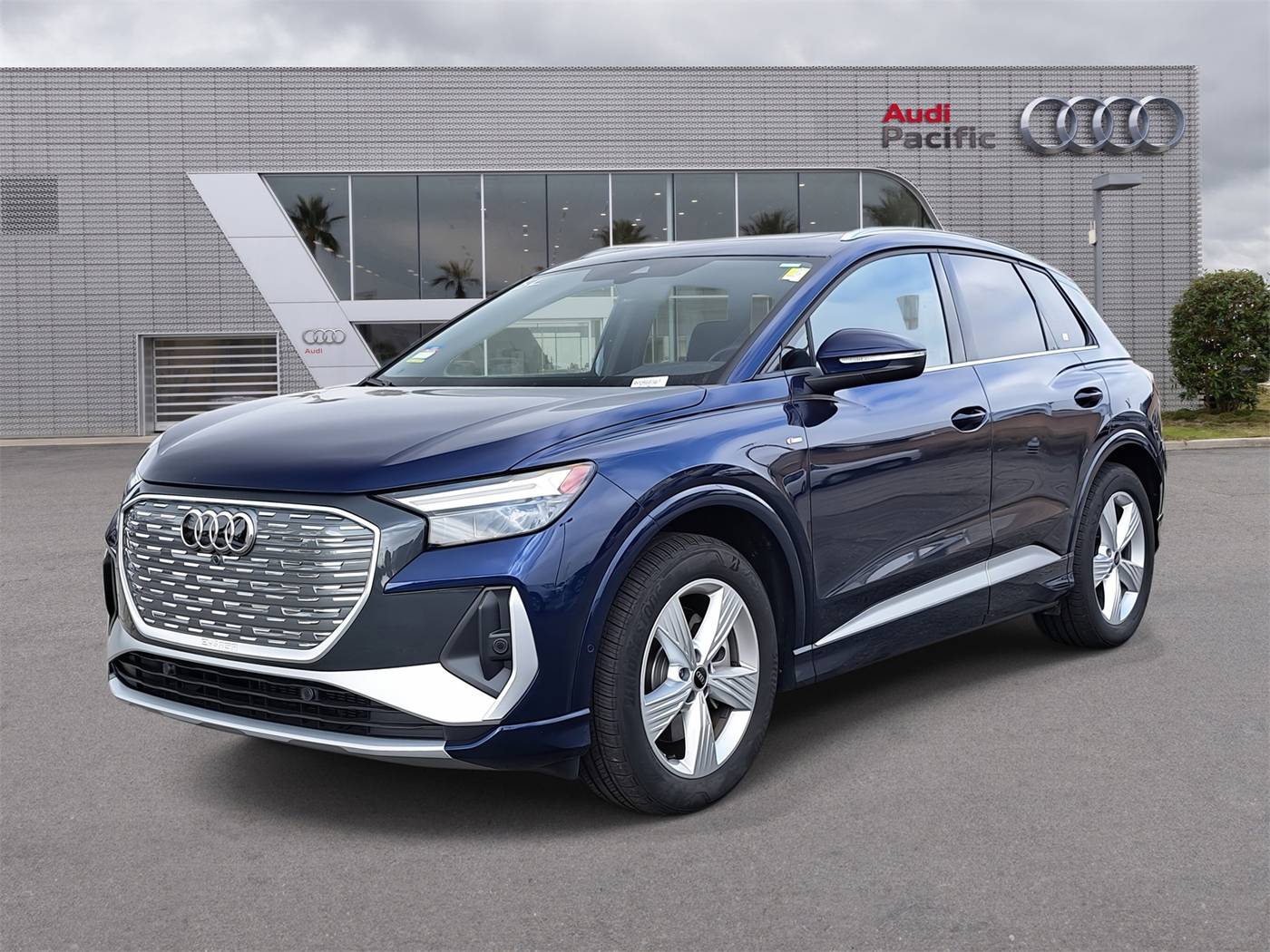 2024 Audi Q4 e-tron Premium Plus — SUV — 4,000 mi — Torrance, CA