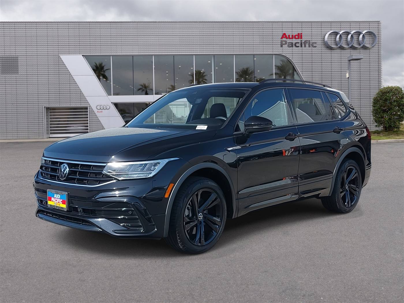 2023 Volkswagen Tiguan SE R-Line Black — SUV — 39,314 mi — Torrance, CA