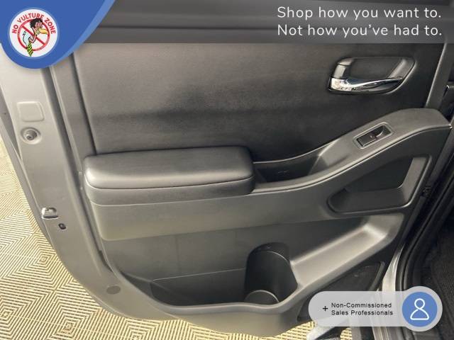 2025 Nissan Frontier SL — Pickup Truck — 3,962 mi — Columbus, IN