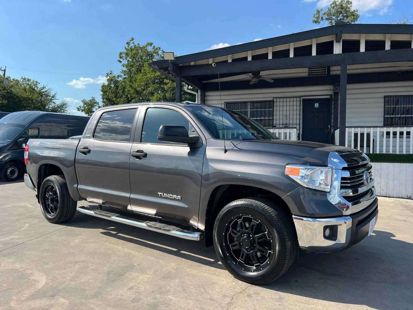 2016 Toyota Tundra SR5 — Pickup Truck — 192,790 mi — San Antonio, TX