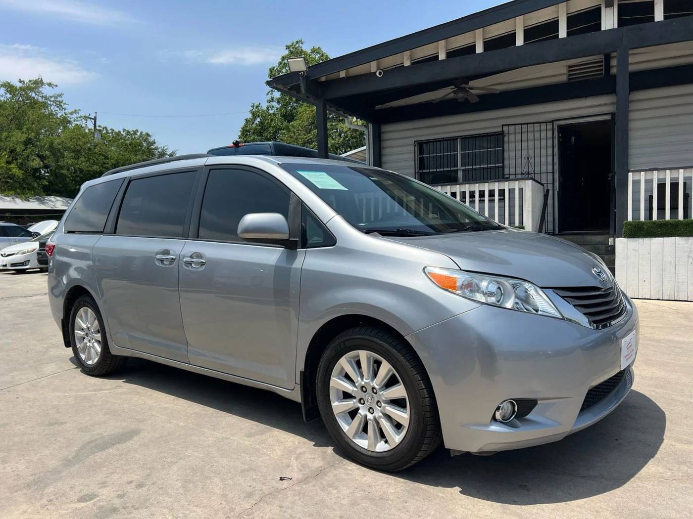 2015 Toyota Sienna XLE — Minivan — 119,536 mi — San Antonio, TX