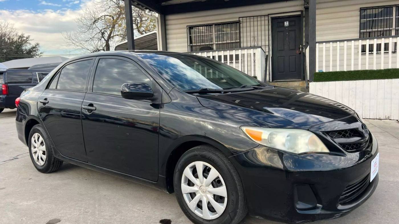 2013 Toyota Corolla LE — Sedan — 140,005 mi — San Antonio, TX