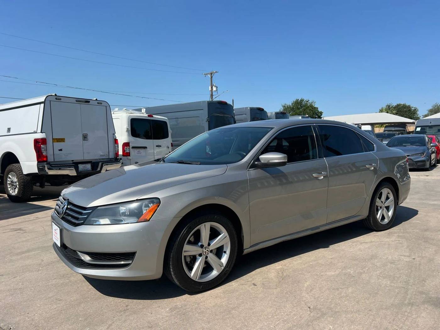 2013 Volkswagen Passat SE — Sedan — 156,055 mi — San Antonio, TX