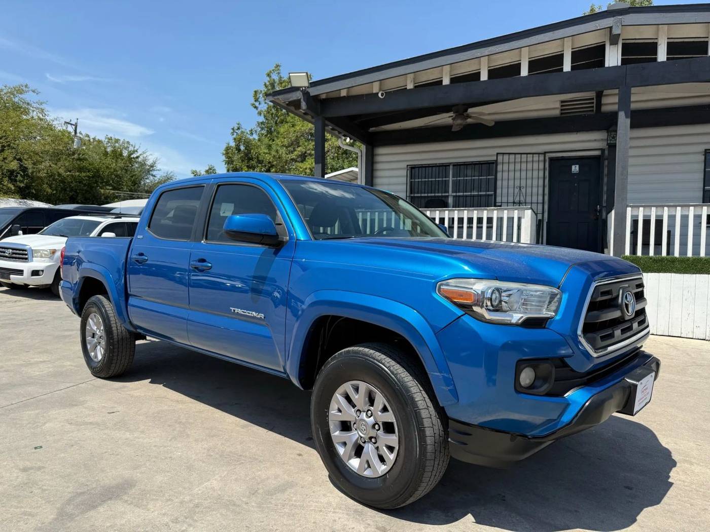 2017 Toyota Tacoma SR5 — Pickup Truck — 140,600 mi — San Antonio, TX