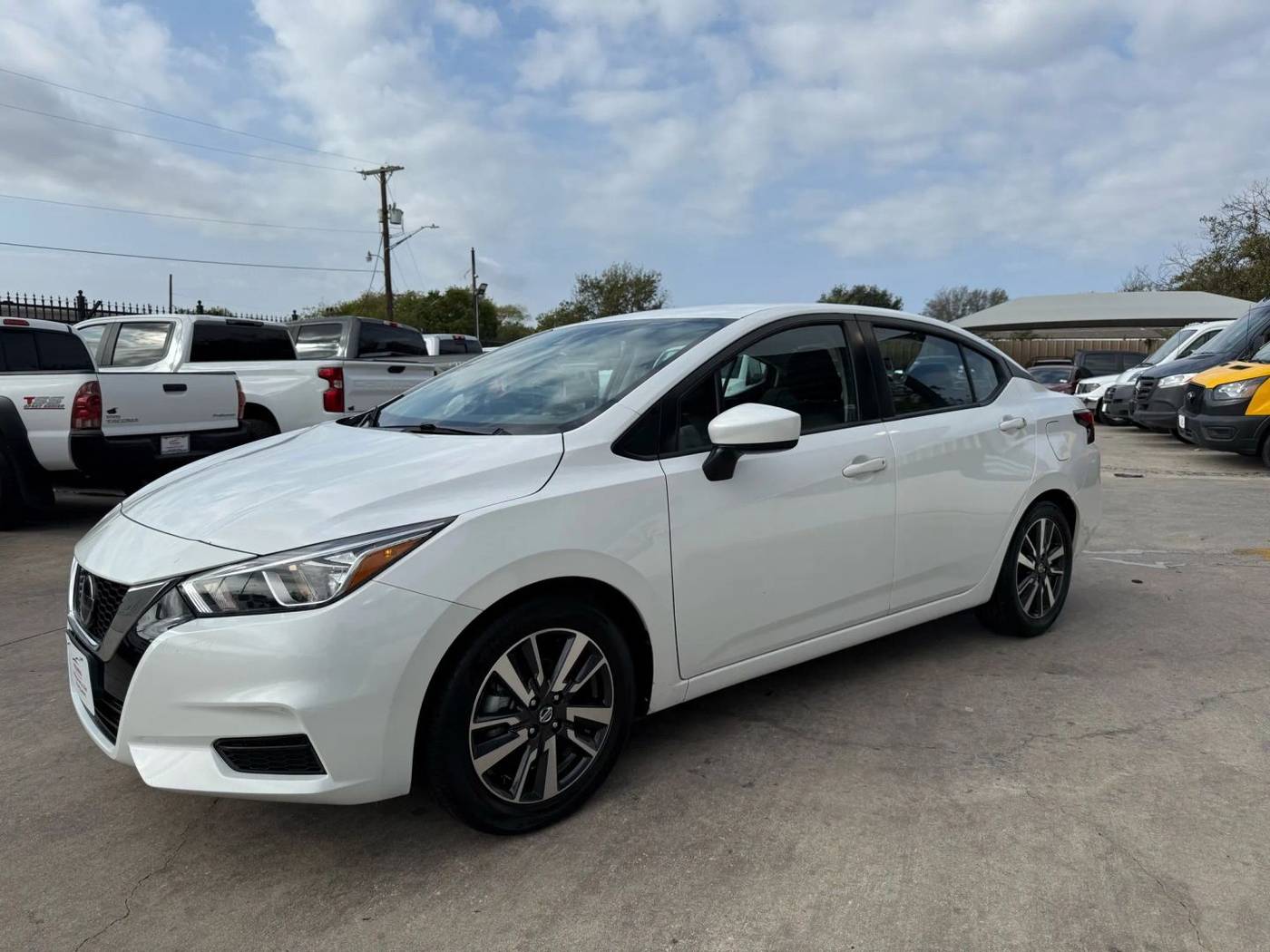 2022 Nissan Versa SV