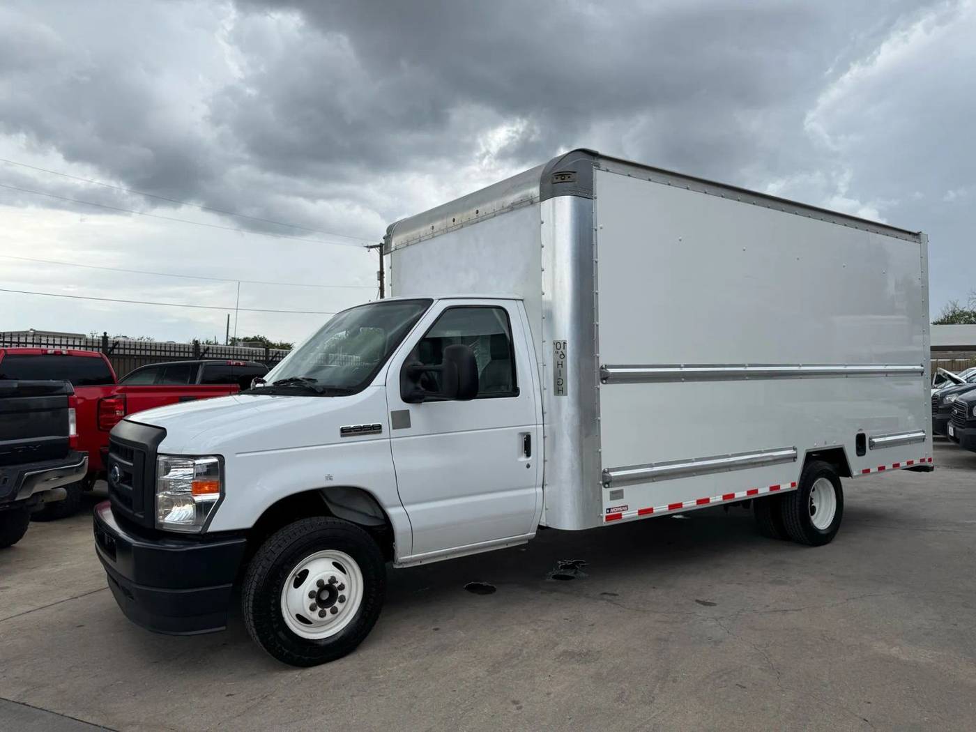2022 Ford E-Series Cutaway Base — Chassis Cab Truck — 94,440 mi — San Antonio, TX