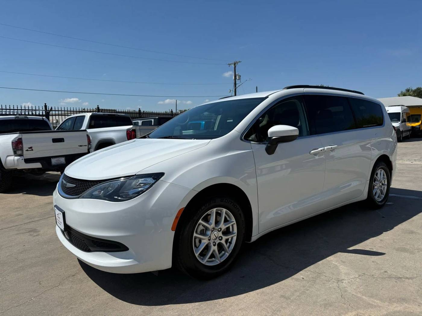 2021 Chrysler Voyager LXI — Minivan — 131,730 mi — San Antonio, TX