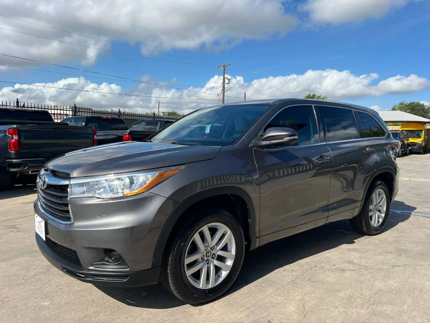 2016 Toyota Highlander LE — SUV — 153,695 mi — San Antonio, TX