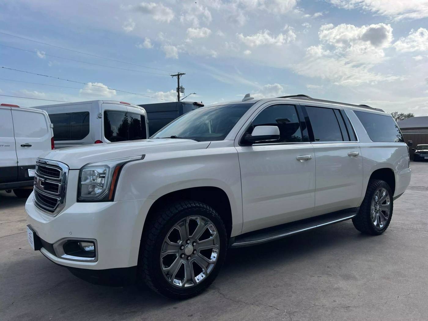 2015 GMC Yukon SLT — SUV — 145,175 mi — San Antonio, TX