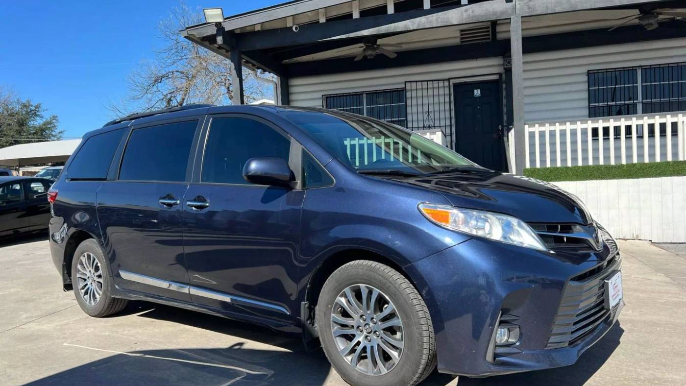 2020 Toyota Sienna XLE Premium — Minivan — 98,180 mi — San Antonio, TX