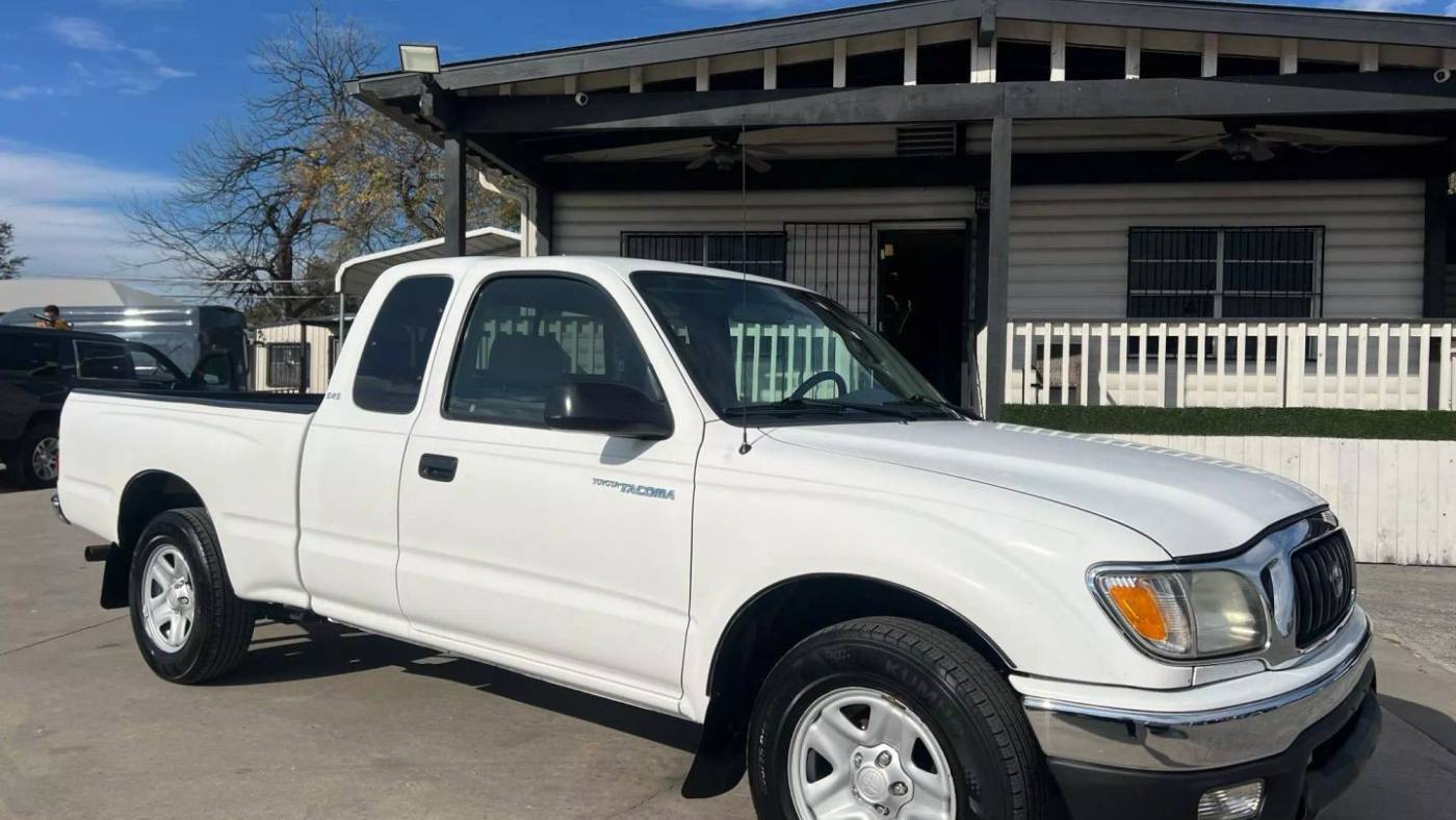 2004 Toyota Tacoma Base — Pickup Truck — 235,404 mi — San Antonio, TX