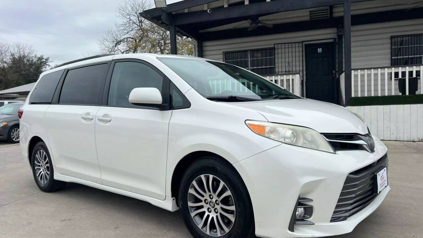 2018 Toyota Sienna XLE — Minivan — 120,580 mi — San Antonio, TX