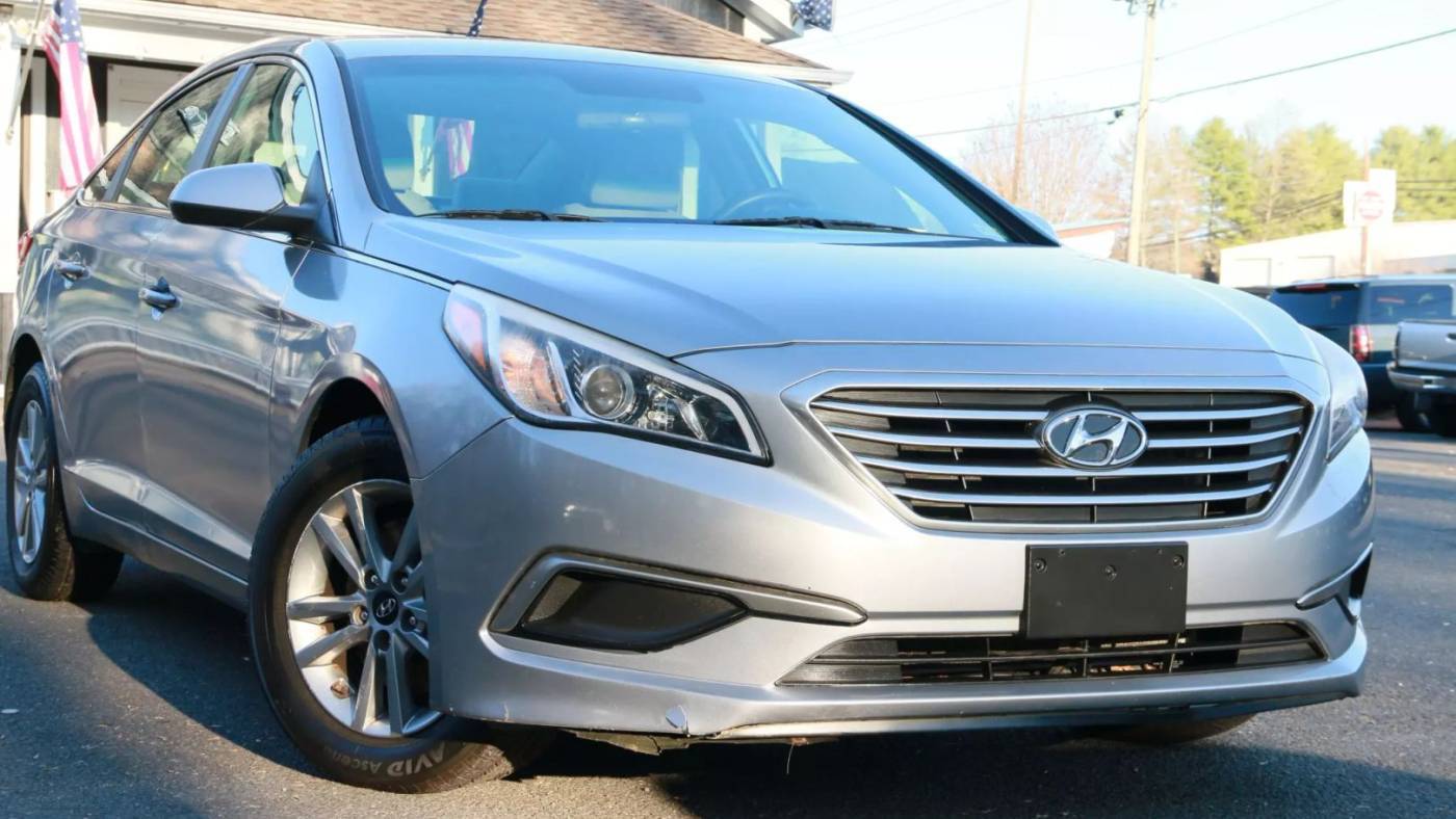 2017 Hyundai Sonata Base — Sedan — 124,395 mi — Warrenton, VA