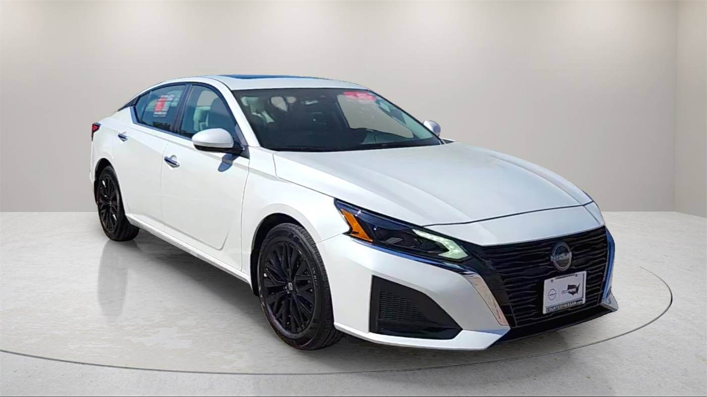2025 Nissan Altima SV — Sedan — 941 mi — Richardson, TX