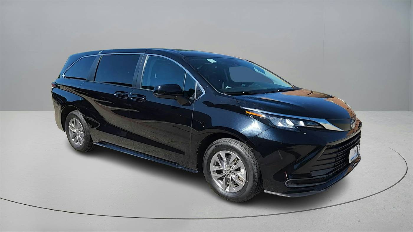 2023 Toyota Sienna LE — Minivan — 81,050 mi — Richardson, TX