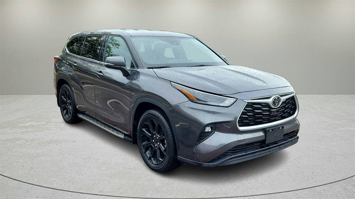 2022 Toyota Highlander LE — SUV — 43,696 mi — Richardson, TX