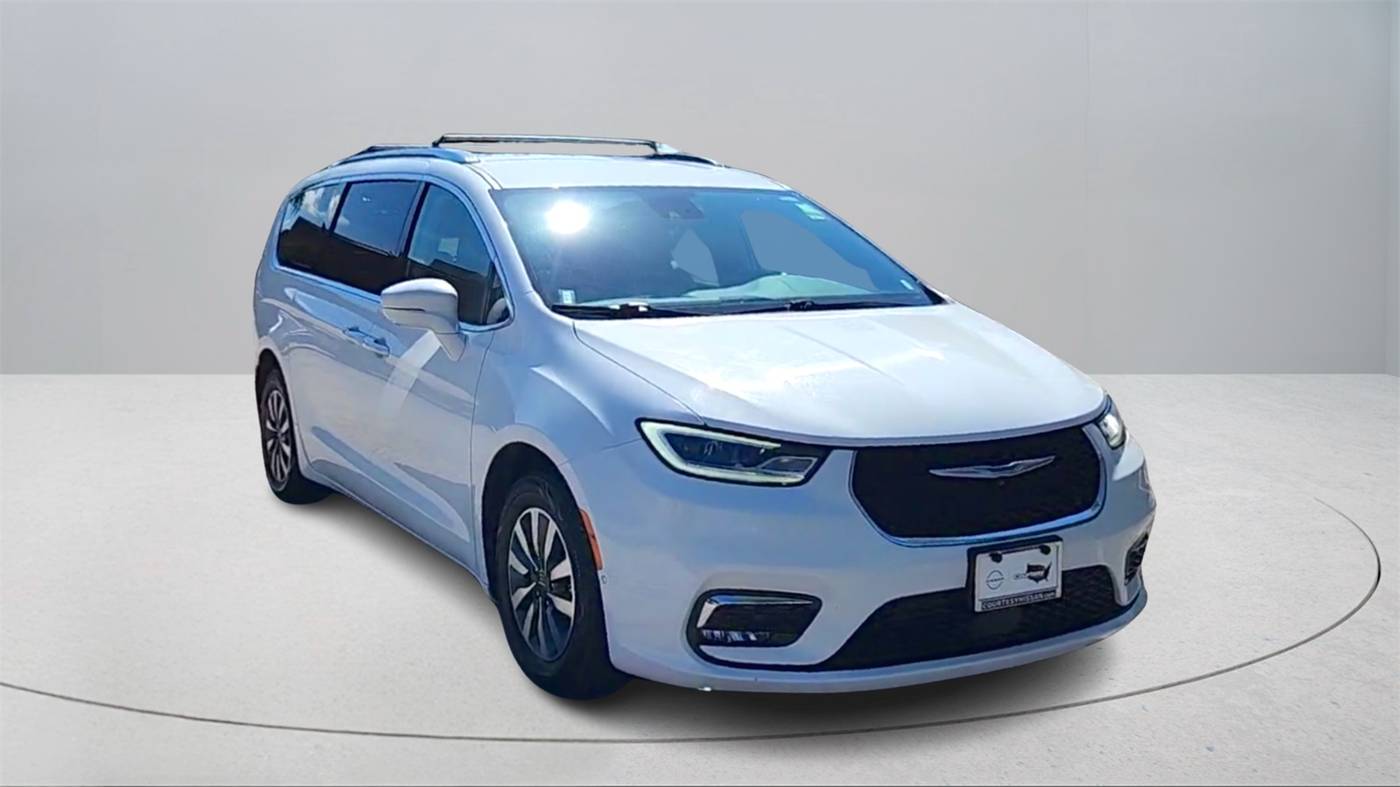 2021 Chrysler Pacifica Hybrid Touring L — Minivan — 76,425 mi — Richardson, TX