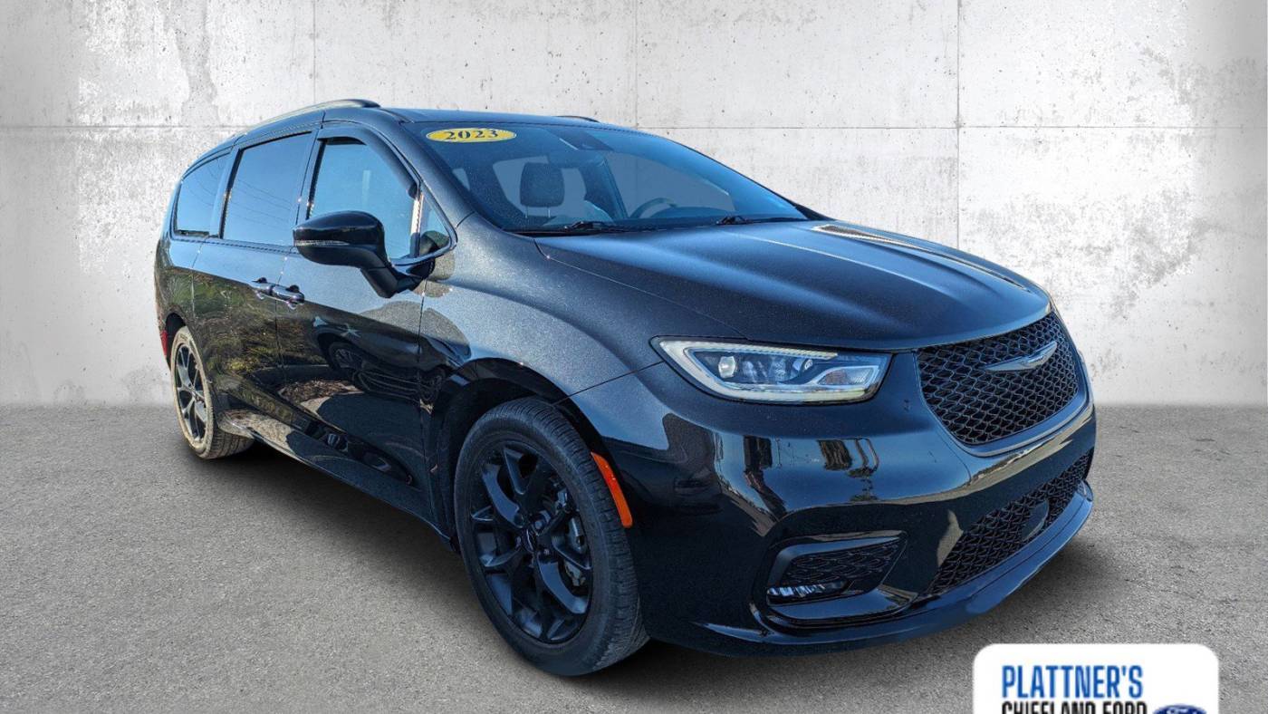 2023 Chrysler Pacifica Touring L — Minivan — 21,097 mi — Chiefland, FL
