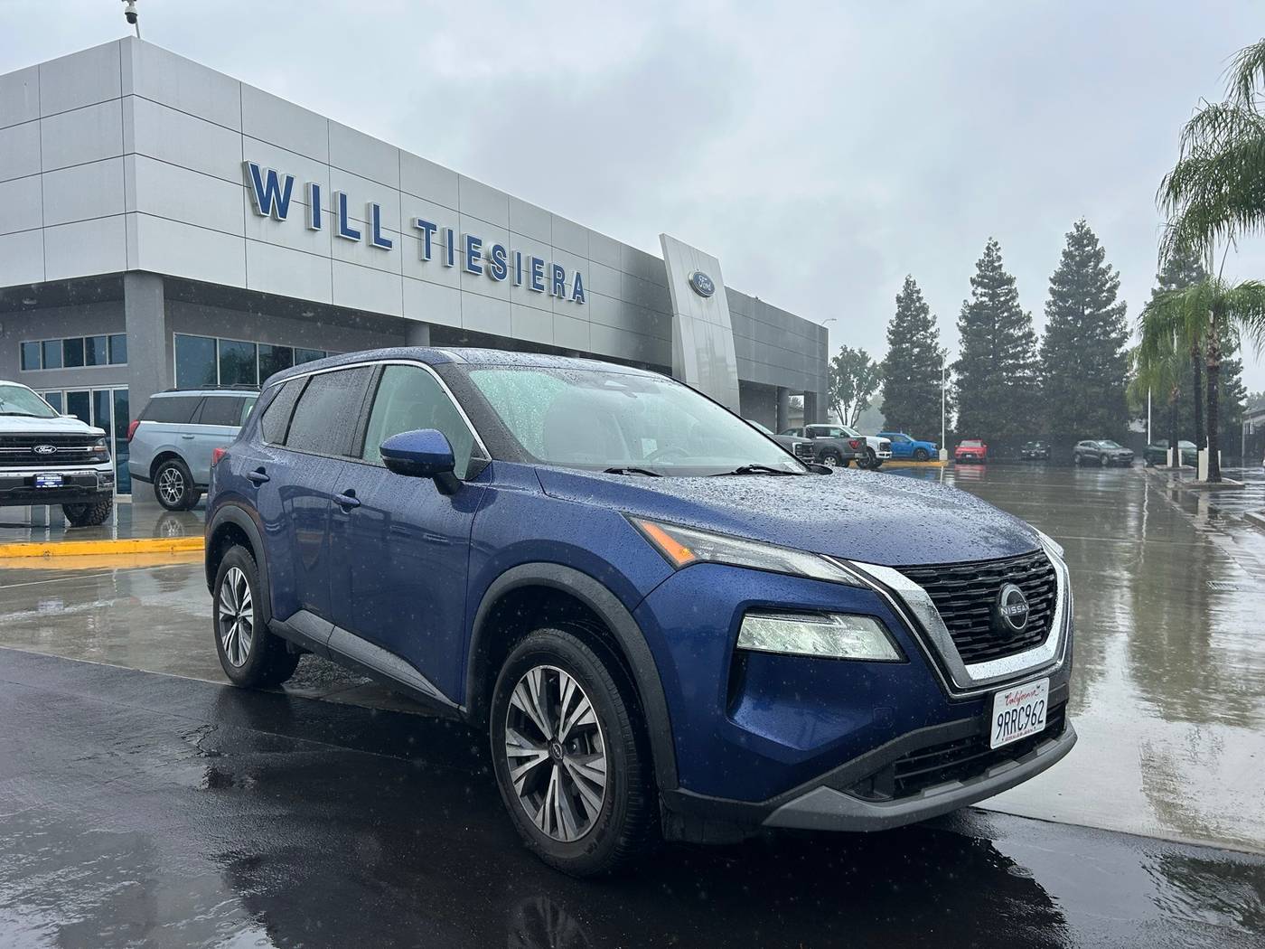 2022 Nissan Rogue SV — SUV — 75,889 mi — Tulare, CA