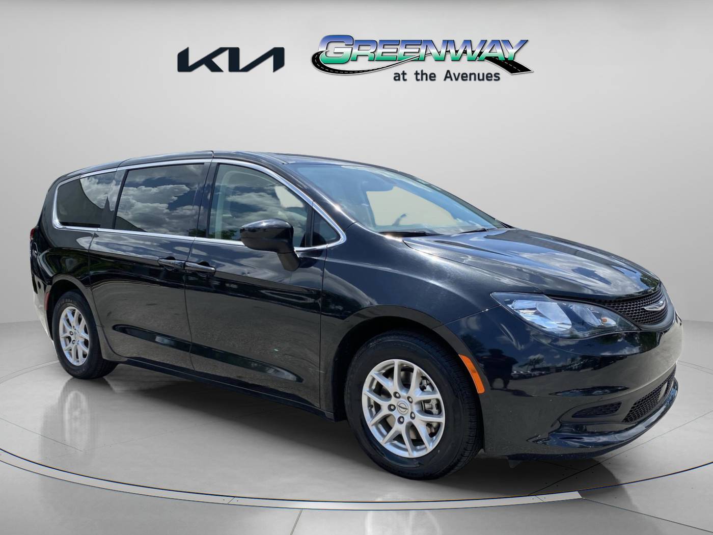 2022 Chrysler Voyager LX — Minivan — 62,619 mi — Jacksonville, FL