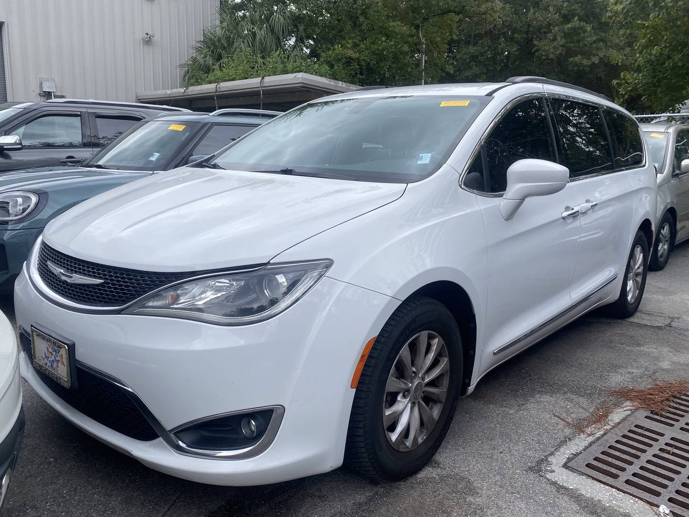 2017 Chrysler Pacifica Touring L — Minivan — 144,598 mi — Jacksonville, FL
