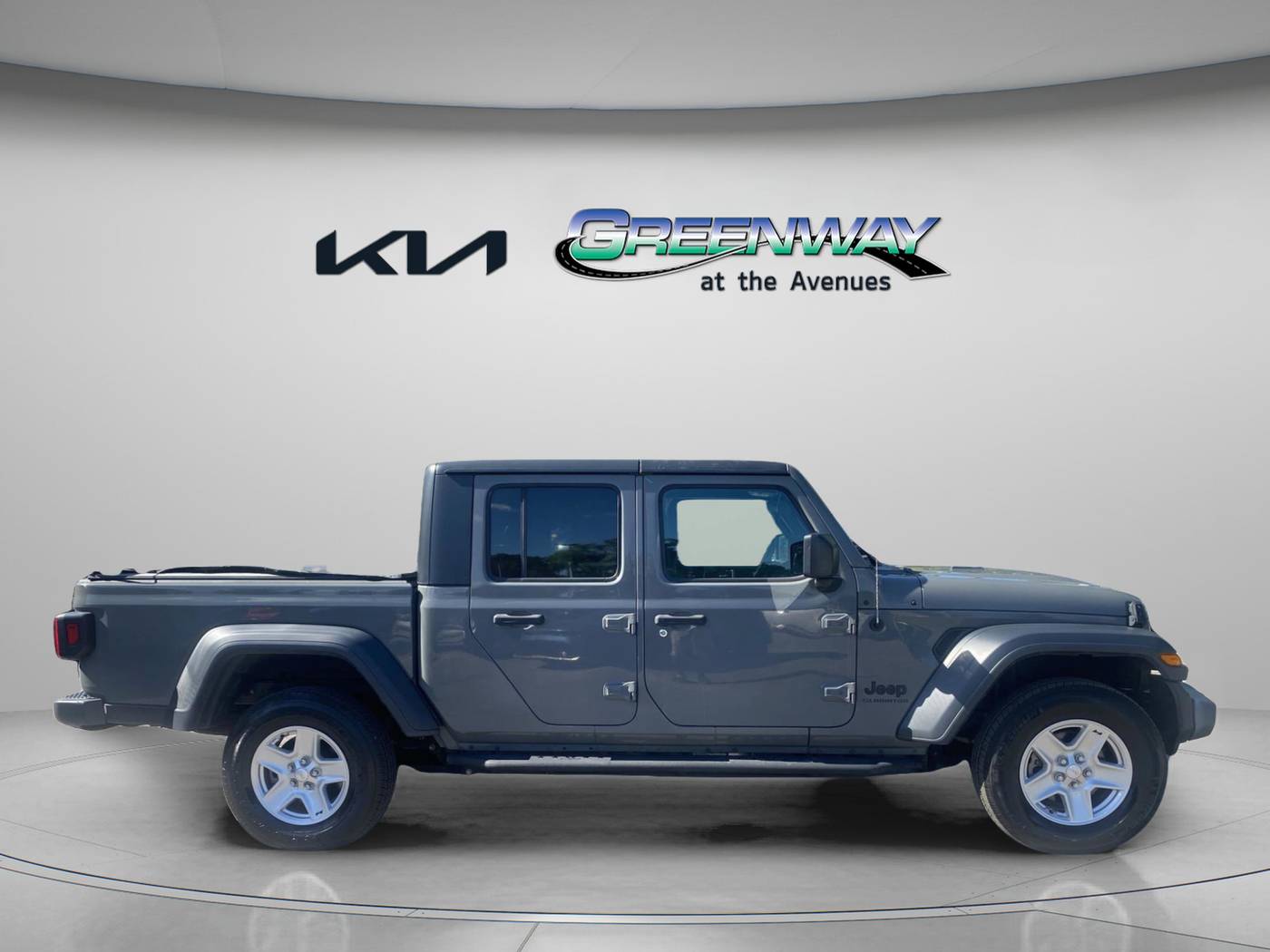 2020 Jeep Gladiator Sport S — Pickup Truck — 65,000 mi — Jacksonville, FL