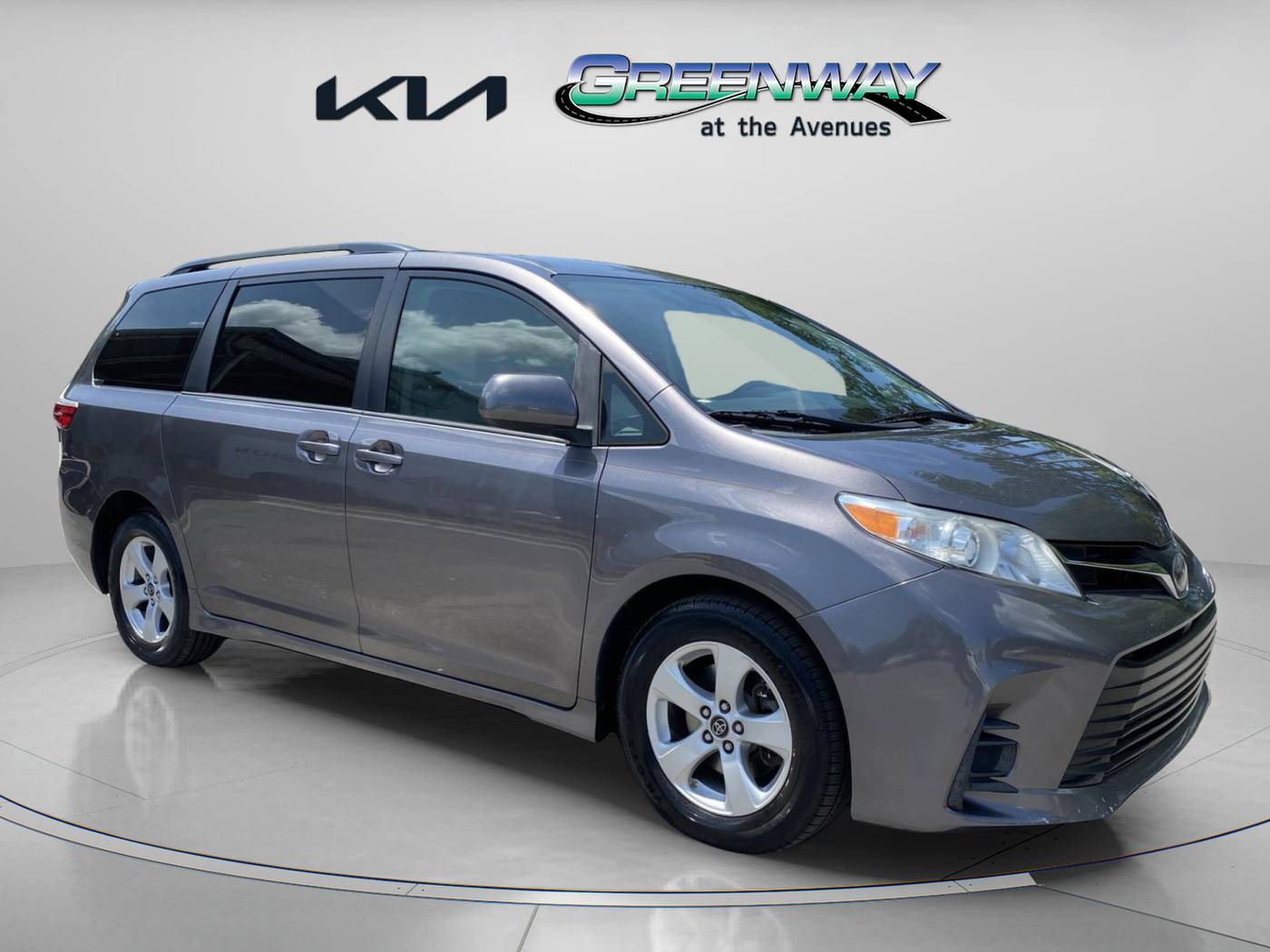 2018 Toyota Sienna LE — Minivan — 125,848 mi — Jacksonville, FL