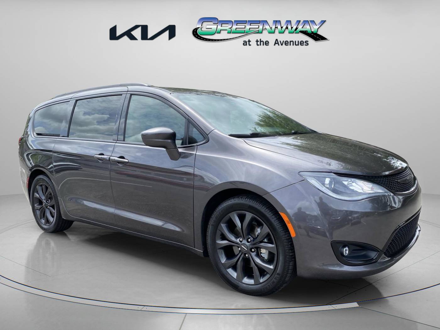 2020 Chrysler Pacifica Touring L — Minivan — 87,473 mi — Jacksonville, FL