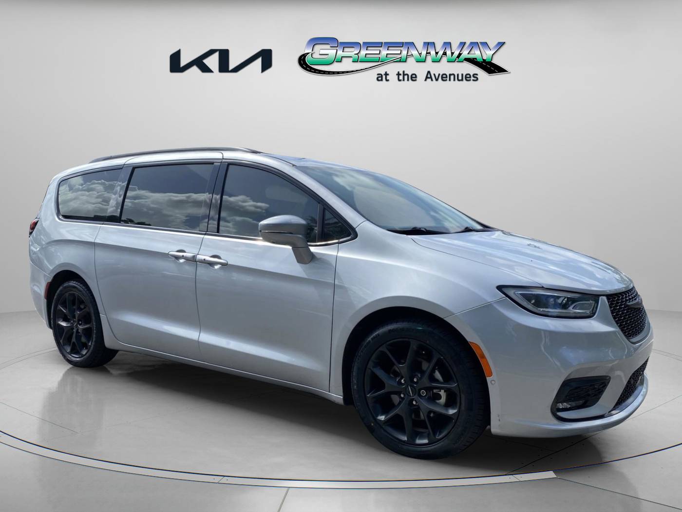 2022 Chrysler Pacifica Limited — Minivan — 55,408 mi — Jacksonville, FL