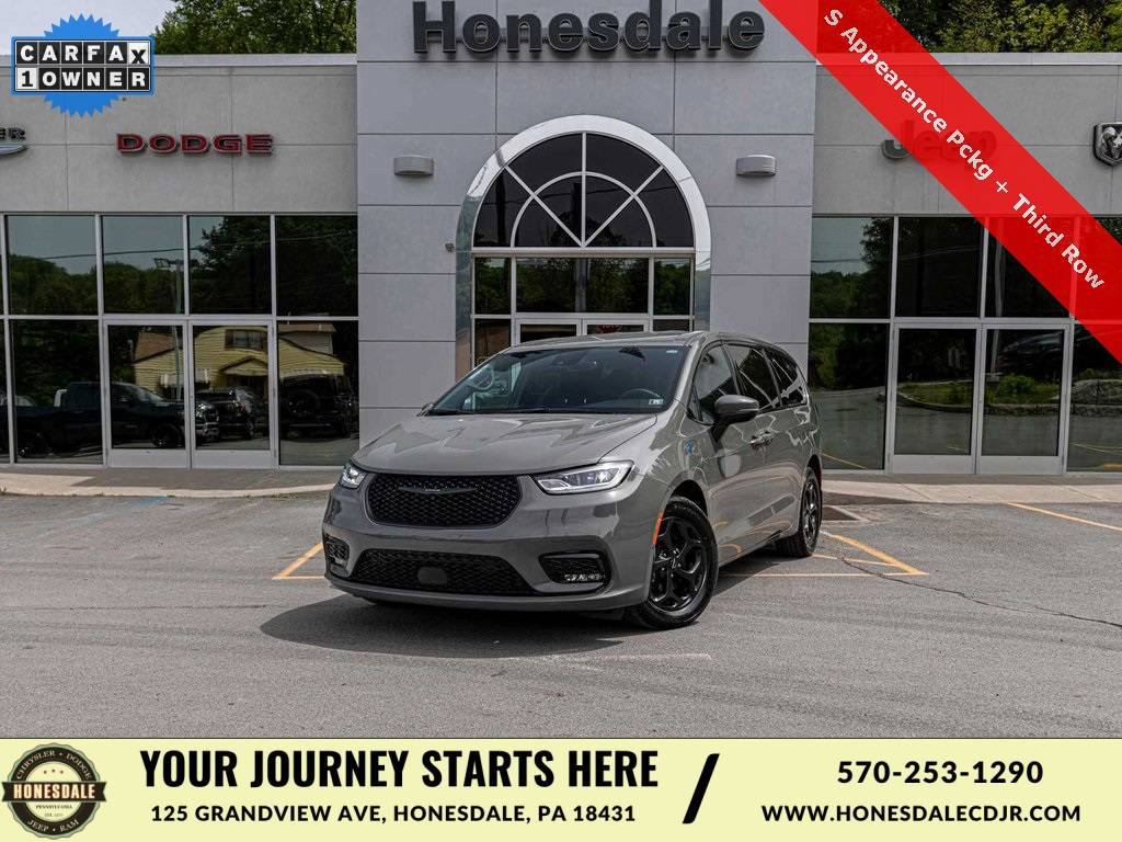 2023 Chrysler Pacifica Hybrid Touring L — Minivan — 14,039 mi — Honesdale, PA