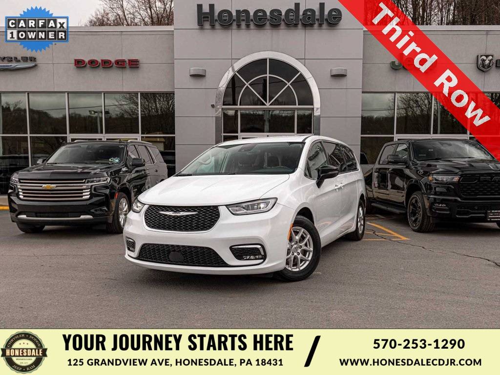 2024 Chrysler Pacifica Touring L — Minivan — 30,218 mi — Honesdale, PA