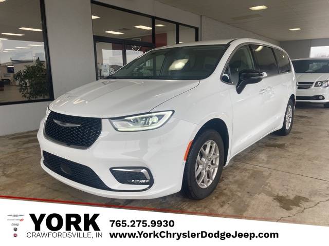 2024 Chrysler Pacifica Touring L — Minivan — 7,440 mi — Crawfordsville, IN