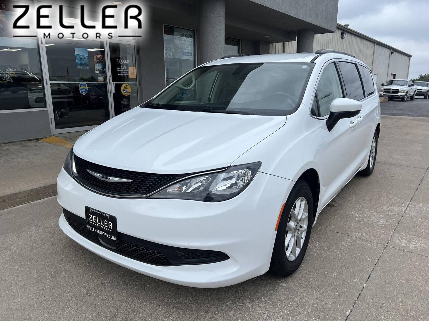 2021 Chrysler Voyager LXI — Minivan — 82,713 mi — Arkansas City, KS