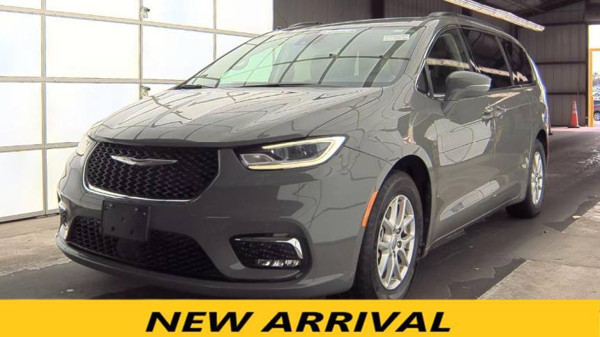 2022 Chrysler Pacifica Touring L — Minivan — 73,835 mi — Arkansas City, KS