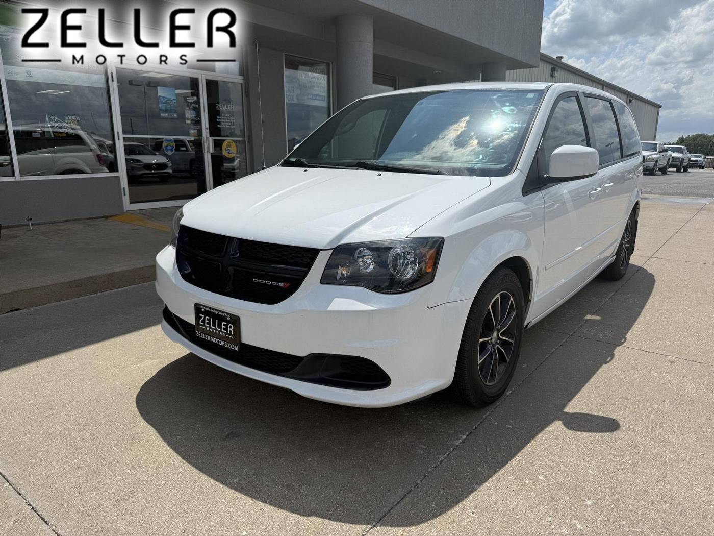 2017 Dodge Grand Caravan SE Plus — Minivan — 61,236 mi — Arkansas City, KS