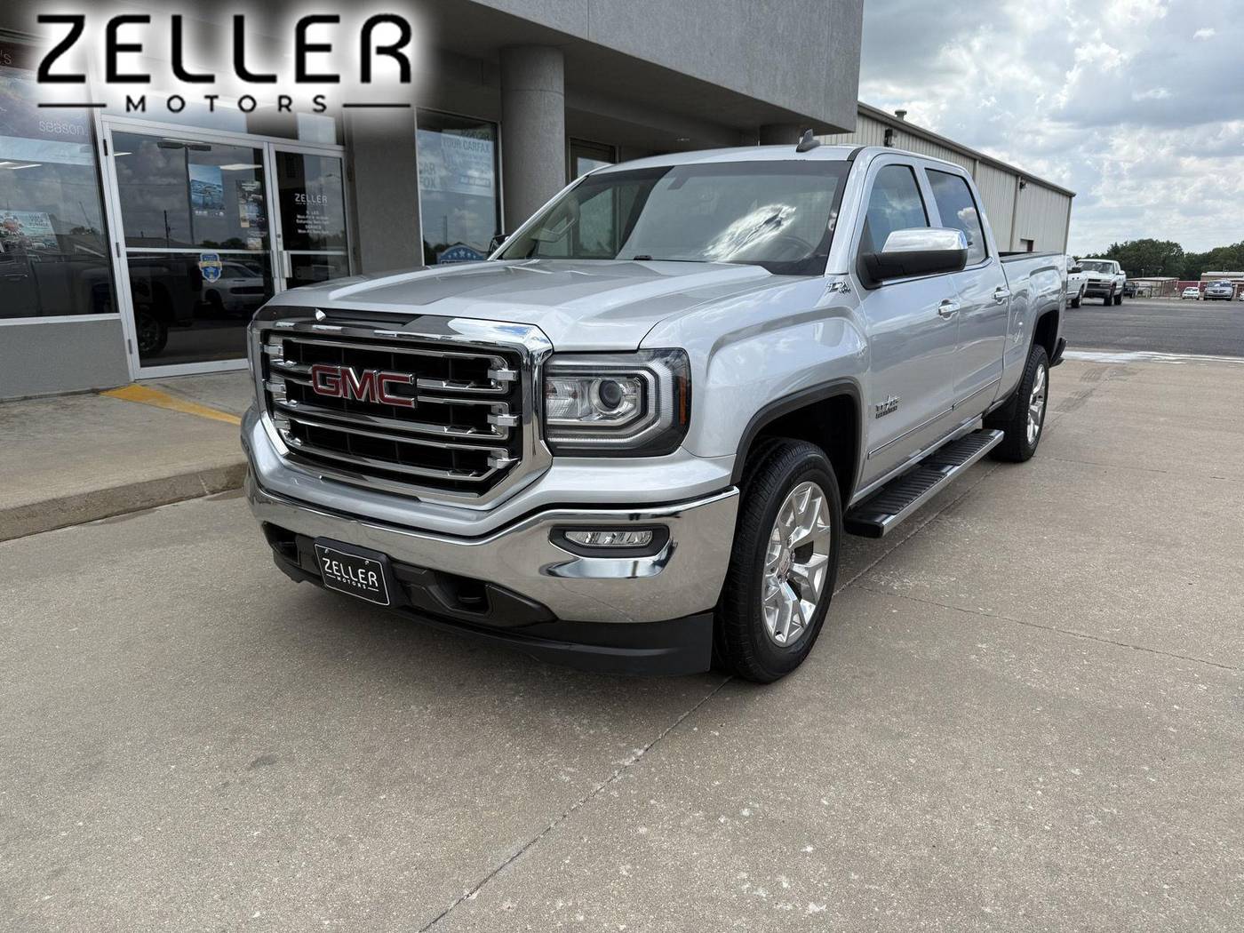 2018 GMC Sierra 1500 SLT — Pickup Truck — 106,702 mi — Arkansas City, KS