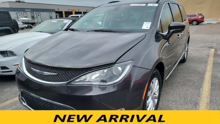 2019 Chrysler Pacifica Touring L — Minivan — 113,258 mi — Arkansas City, KS