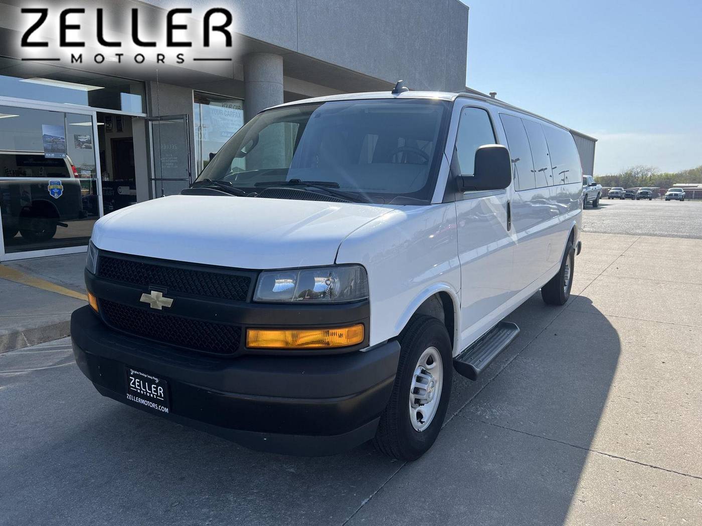 2022 Chevrolet Express Passenger LS — Passenger Van — 59,479 mi — Arkansas City, KS