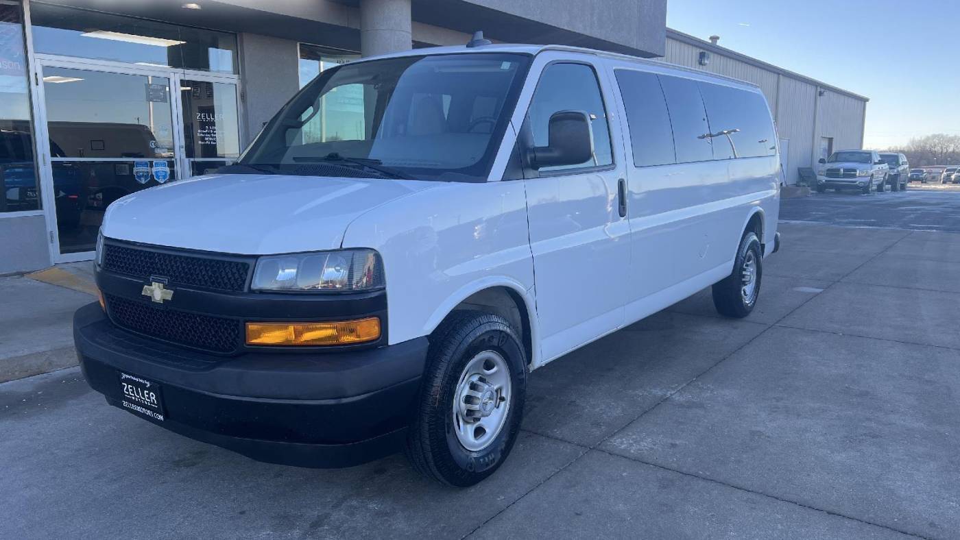 2020 Chevrolet Express Passenger LS — Passenger Van — 80,325 mi — Arkansas City, KS