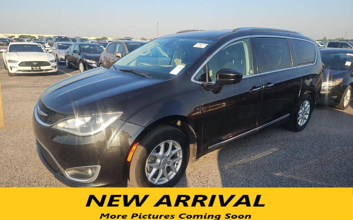 2020 Chrysler Pacifica Touring L — Minivan — 111,905 mi — Arkansas City, KS