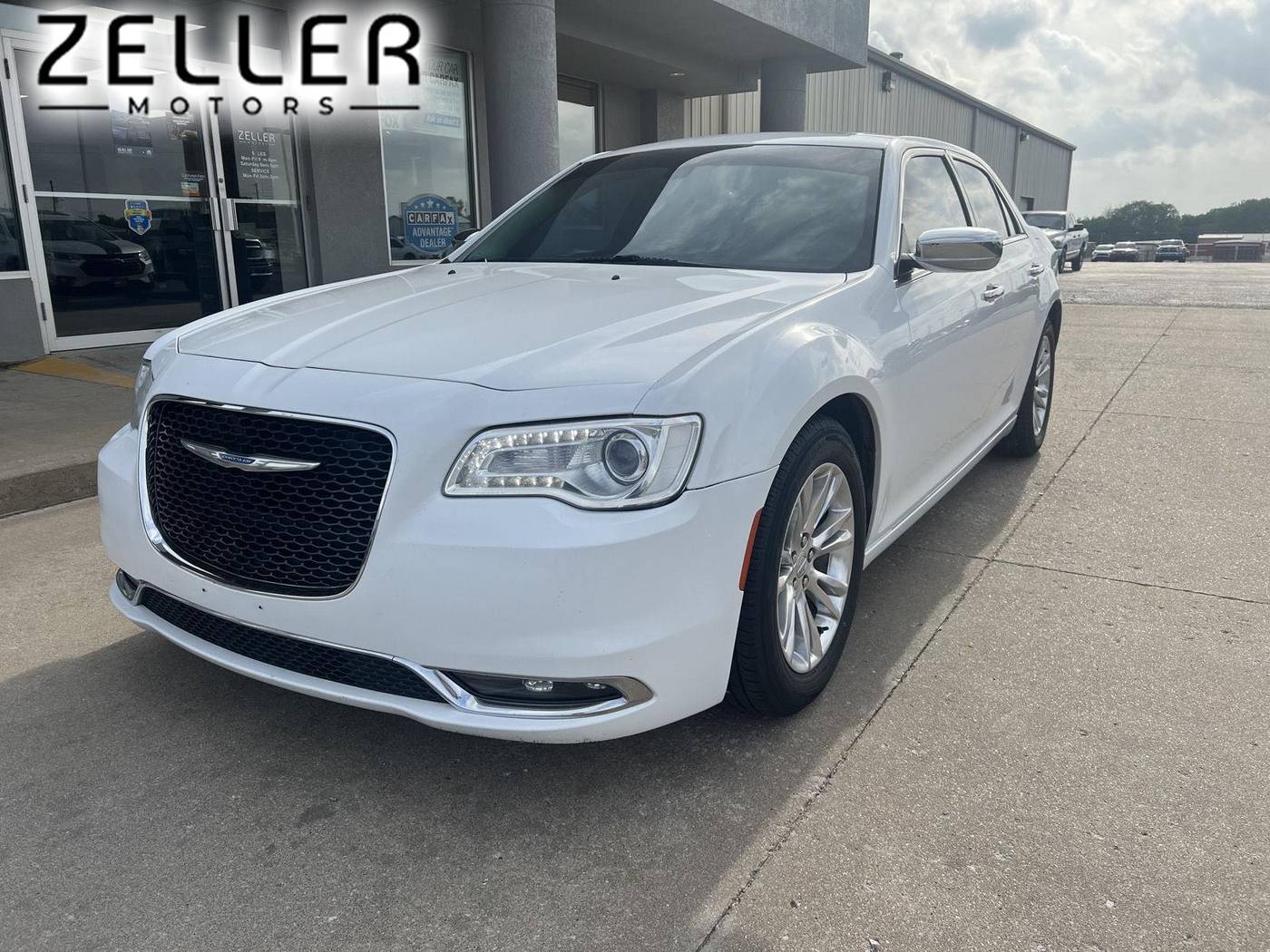 2017 Chrysler 300 C — Sedan — 103,756 mi — Arkansas City, KS