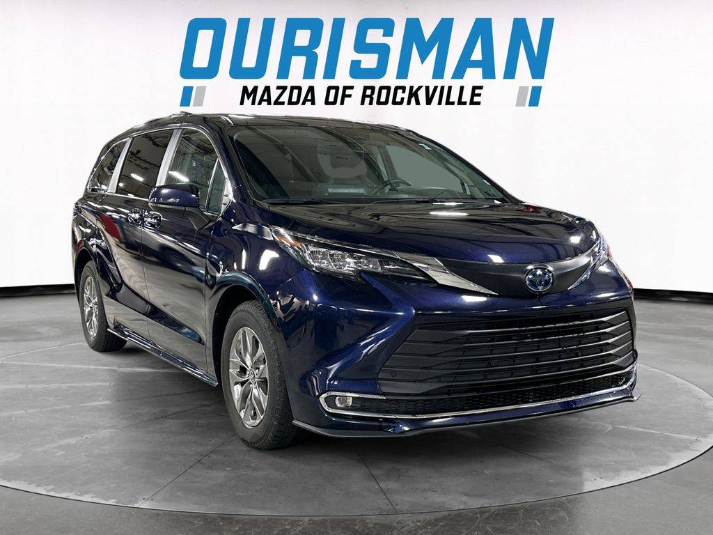 2023 Toyota Sienna XLE — Minivan — 63,713 mi — Rockville, MD