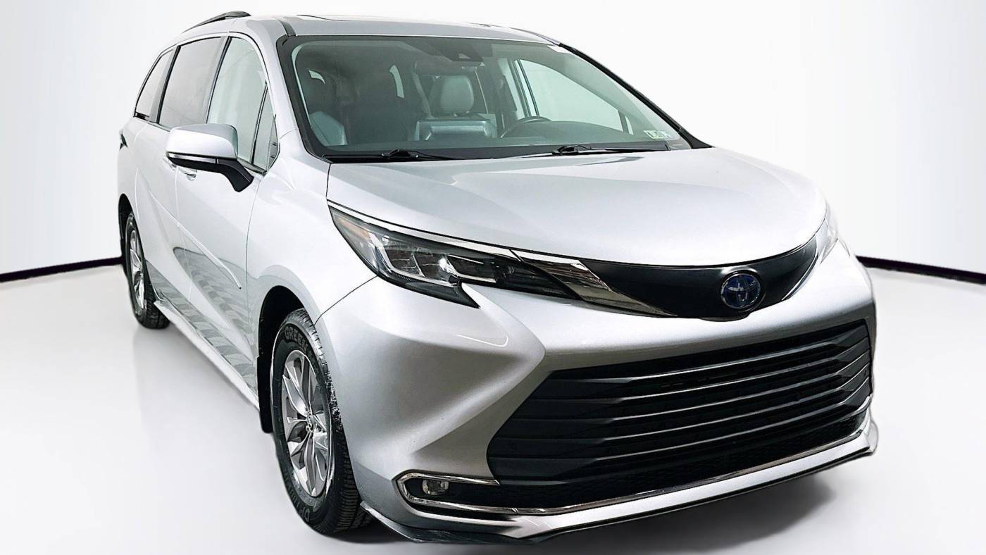 2022 Toyota Sienna XLE — Minivan — 179,384 mi — Doylestown, PA