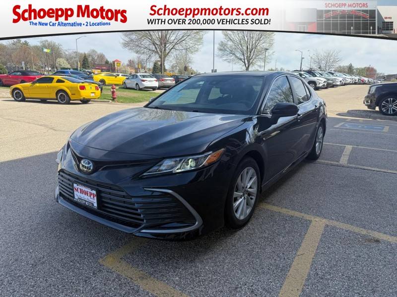 2024 Toyota Camry LE — Sedan — 23,585 mi — Madison, WI
