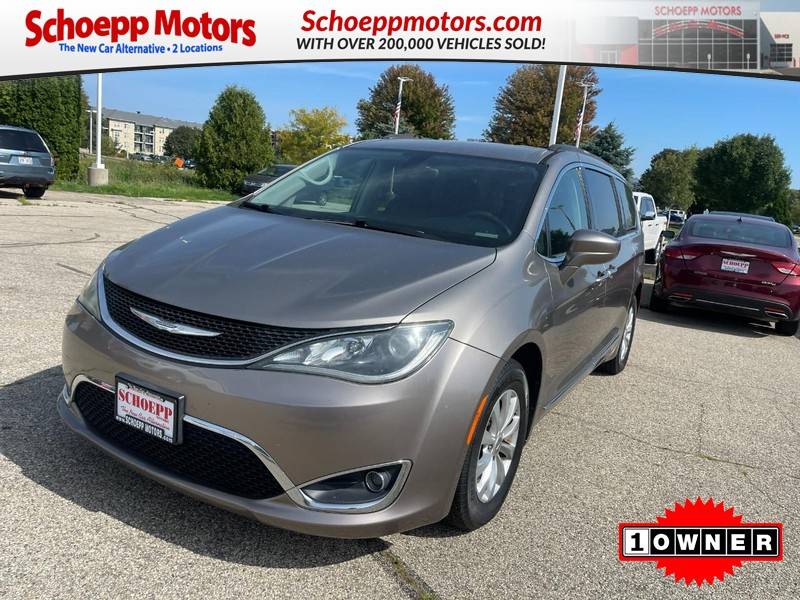 2017 Chrysler Pacifica Touring L — Minivan — 109,590 mi — Madison, WI