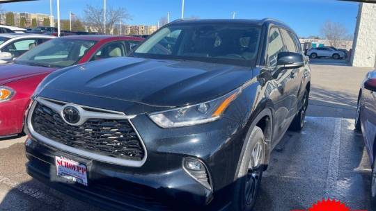 2021 Toyota Highlander XLE — SUV — 23,718 mi — Madison, WI