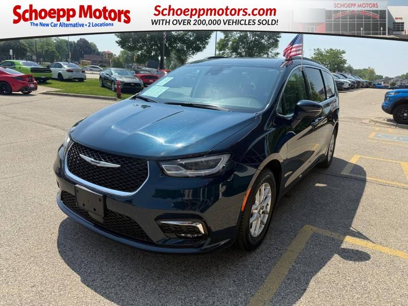 2022 Chrysler Pacifica Touring L — Minivan — 54,820 mi — Madison, WI