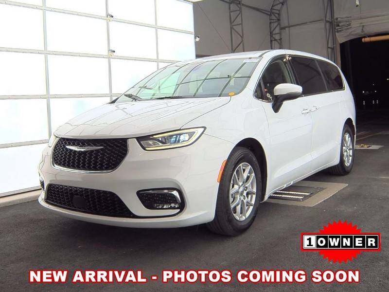 2023 Chrysler Pacifica Touring L — Minivan — 65,114 mi — Madison, WI