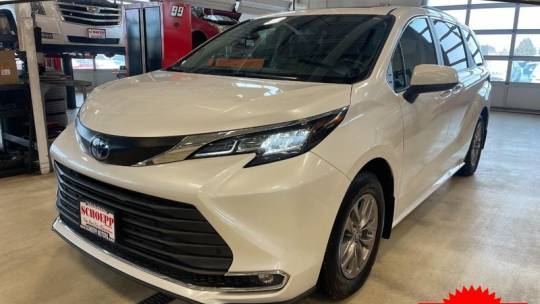 2022 Toyota Sienna XLE
