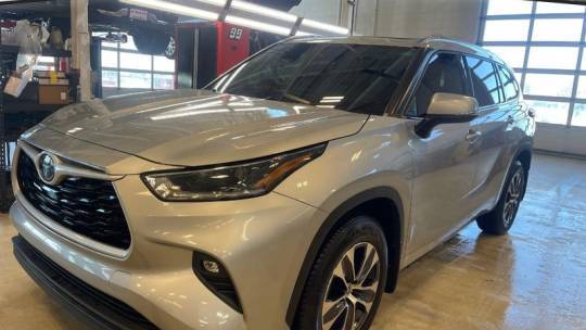 2021 Toyota Highlander XLE — SUV — 66,605 mi — Middleton, WI